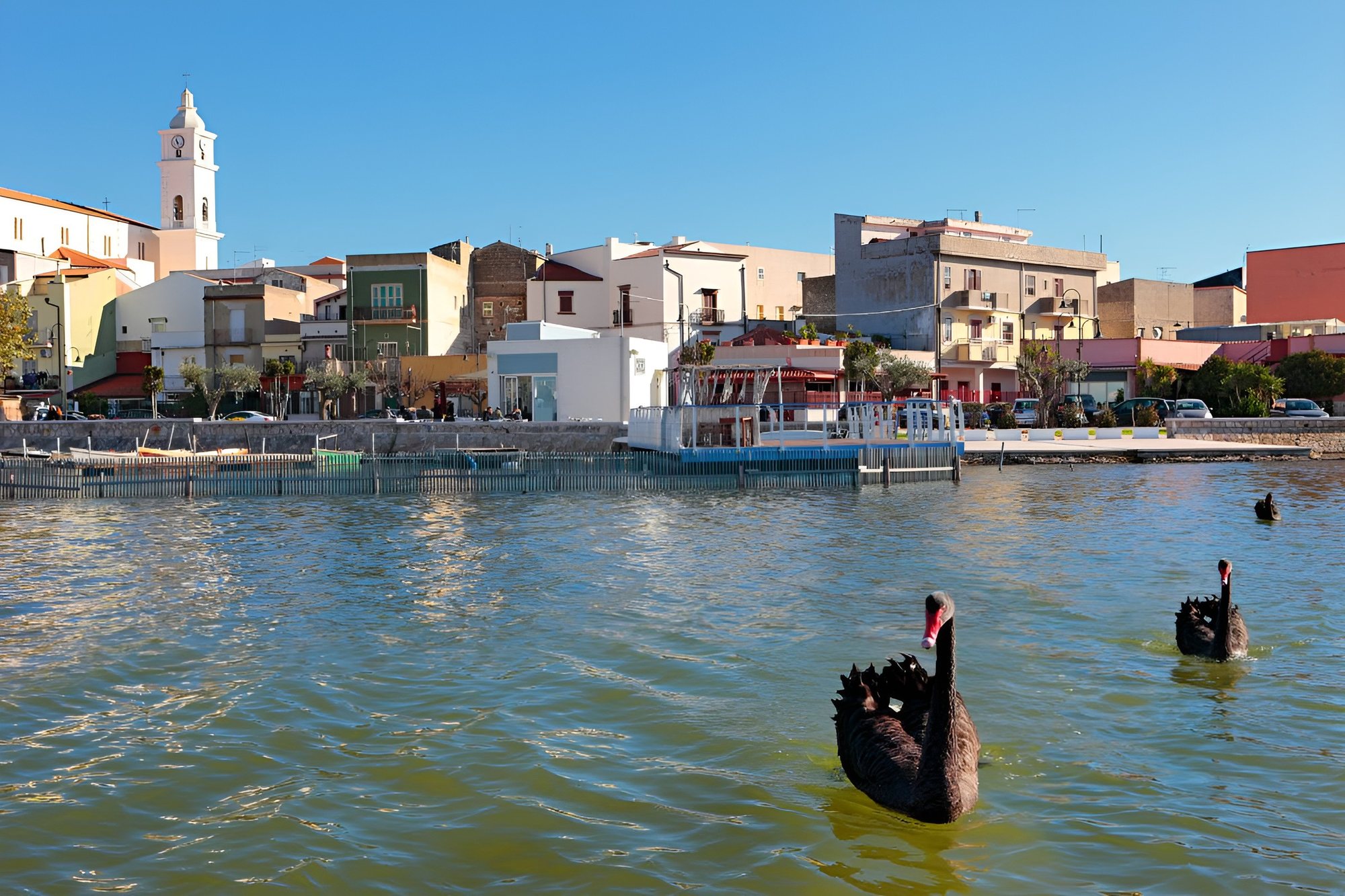 Lungolago di Lesina, punto di partenza delle escursioni