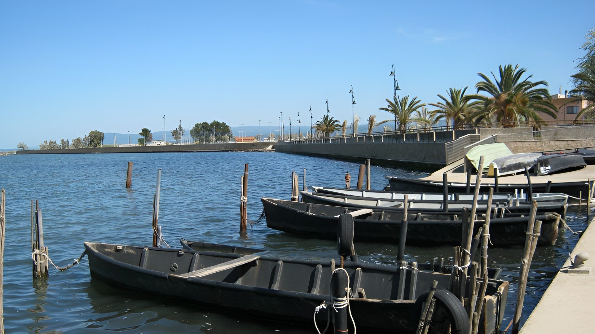 Porticciolo dei pescatori sul lago di Lesina